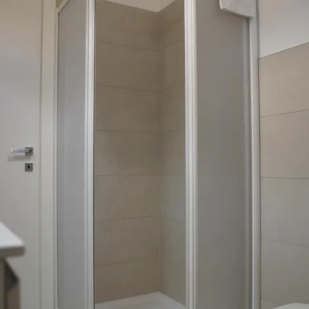 Appartamento Monumentale M5 - 6 Ospiti & Famiglie Con 2 Bagni E *